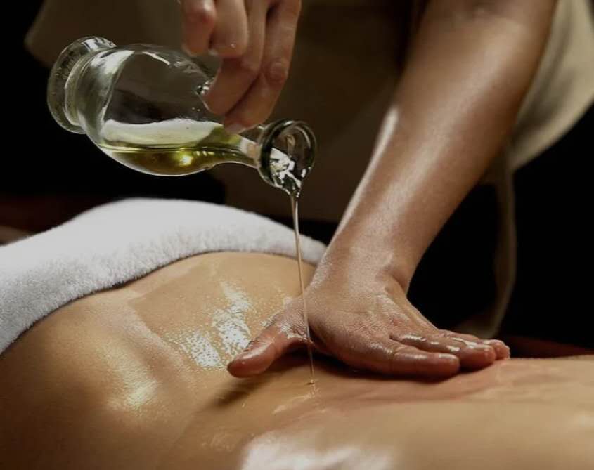 Massage with natural oils